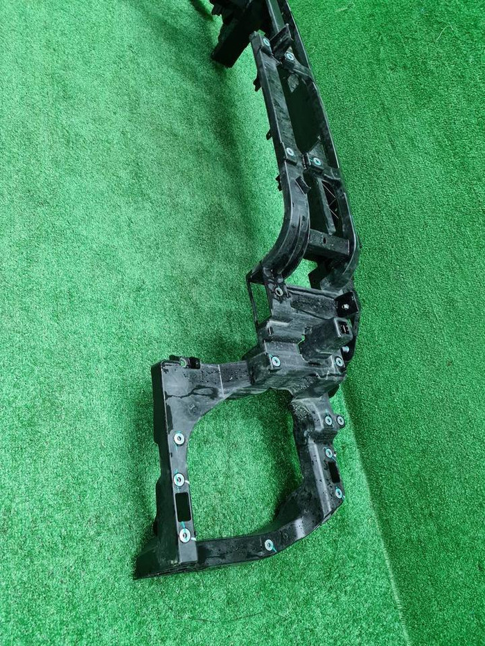 Телевизор Lixiang L9 (2022-н.в.)