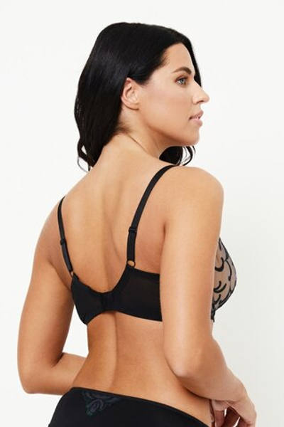 VENERA Semi soft Бюст SUBTILLE