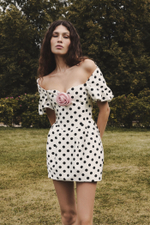 Платье корсетное мини из атласа с цветком из шифона