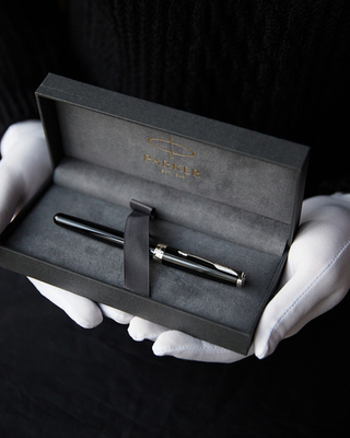 Ручка-роллер Parker Sonnet T539, цвет: Laque Black СT 1931501, стержень: F, цвет чернил: black, в подарочной упаковке