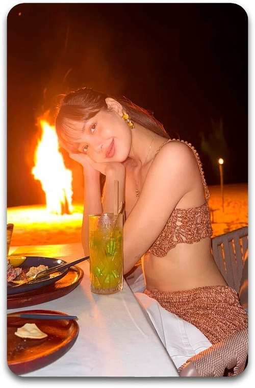 Карта #3323 / Lisa (BLACKPINK)