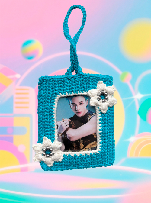 Картхолдер (вязаный) голубой с цветочками