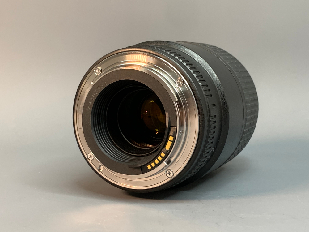 Canon EF 100mm 2.8 Macro USM