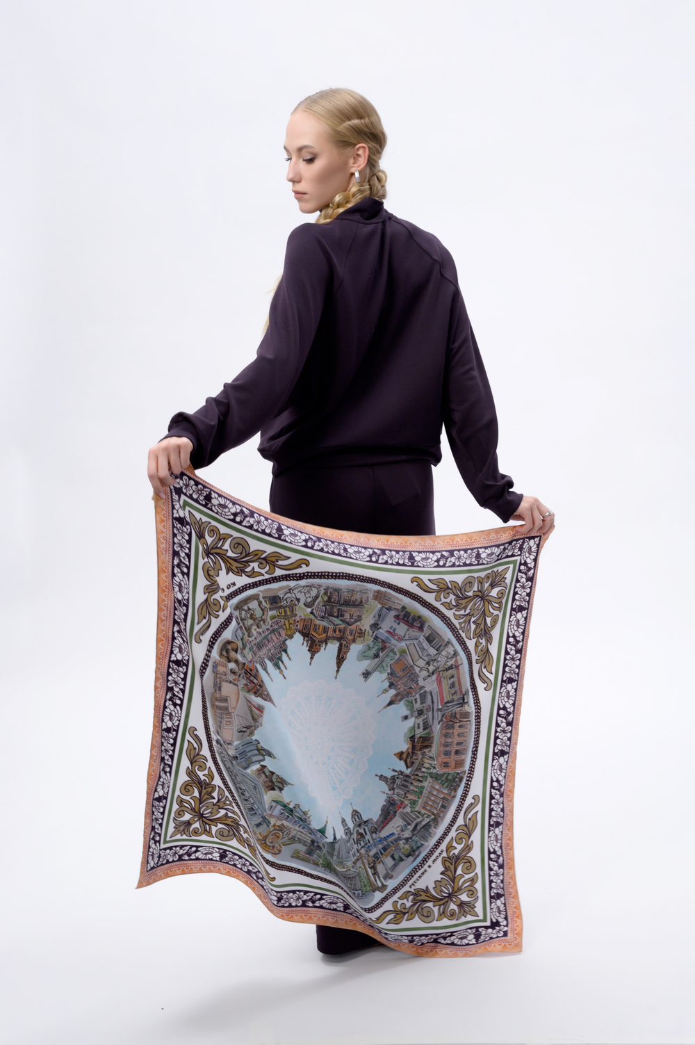Платок «Связь времен» персиковый