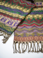 Шерстяной палантин с этно орнаментом