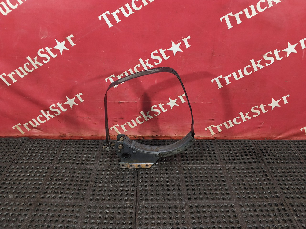 Кронштейн крепления топливного бака