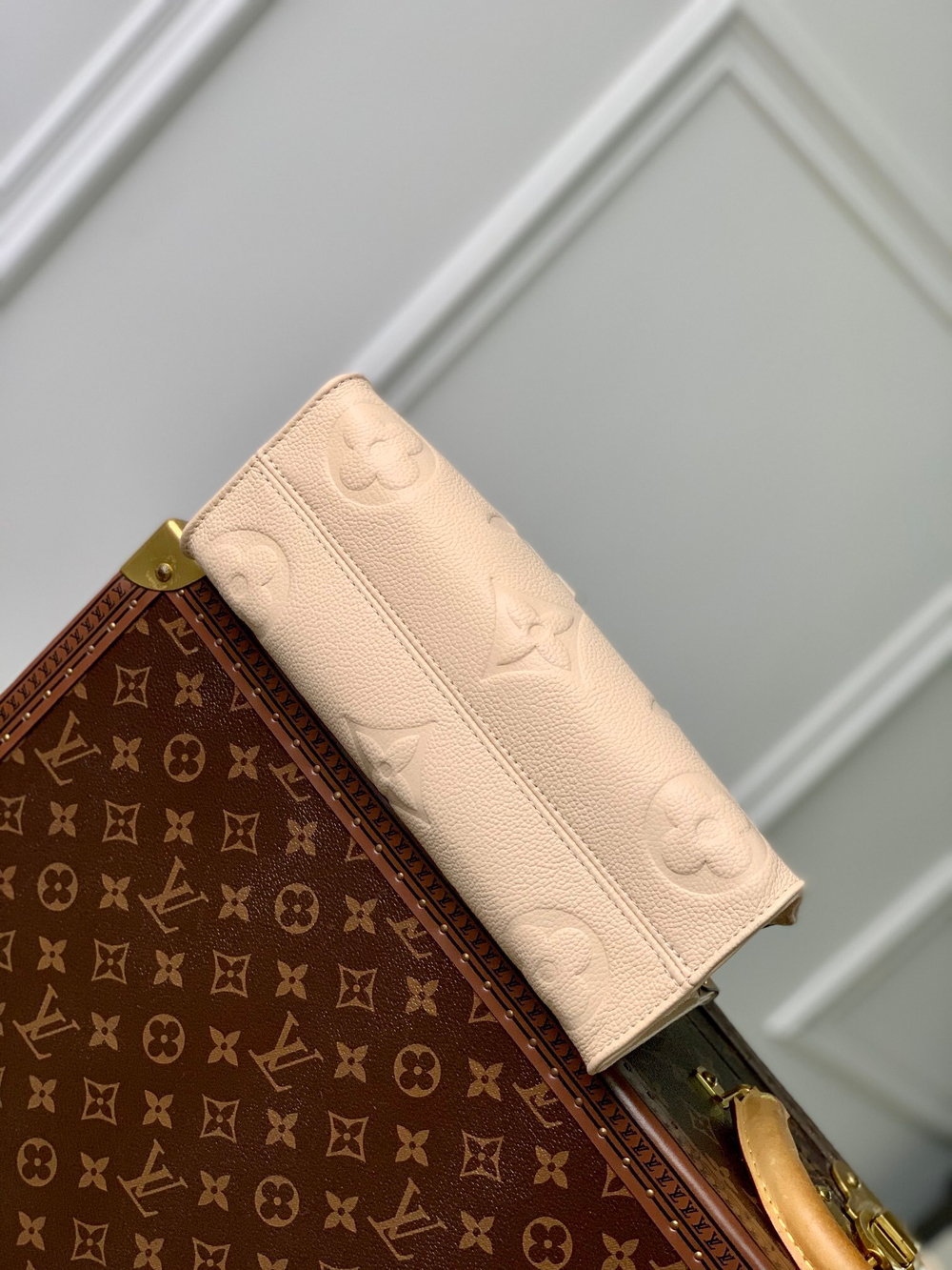 Louis Vuitton Onthego East West