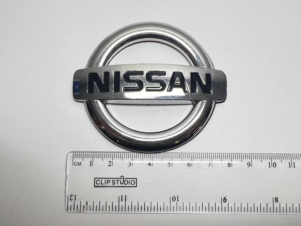 Логотип (шильдик, надпись, эмблема) "Nissan" 8см для крышки багажника / решетки радиатора / капота
