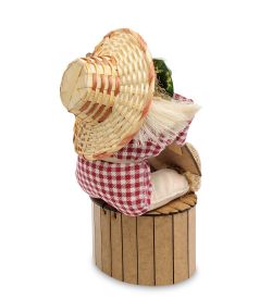 DO-114 Домовик Славуся на сундук с топором и дровами - Вариант A