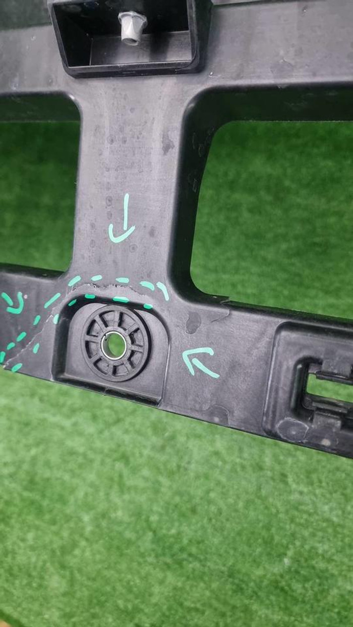 Телевизор Lixiang L6 (2024-н.в.)