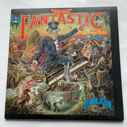 Винтажная виниловая пластинка LP Elton John Captain Fantastic And The Brown Dirt Cowboy (США 1975) (Полный Комплект, Два Буклета, Плакат)