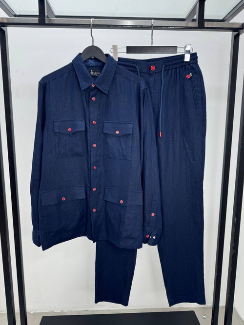 Льняной костюм Kiton