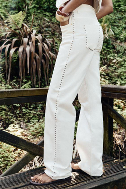 ZARA ДЖИНСЫ Z1975 STRAIGHT СО СРЕДНЕЙ ПОСАДКОЙ И ЗАКЛЕПКАМИ, БЕЛЫЙ