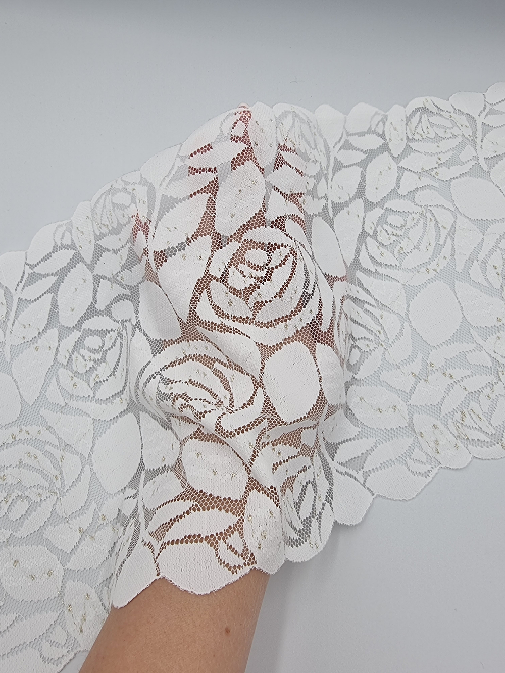 Кружево эластичное белое/золото КС148 (20 см)