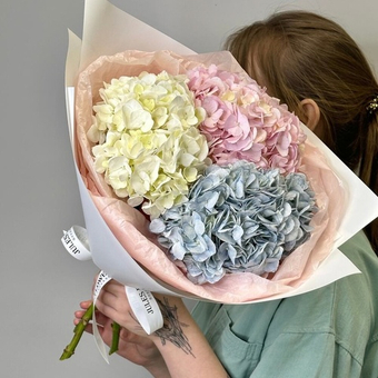 Букет из гортензий 3 шт