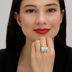 "Салем" кольцо в серебряном покрытии из коллекции "Нимфа" от Jenavi