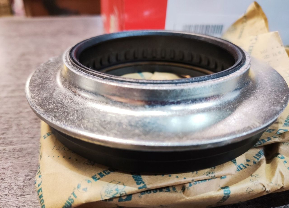 FAG Опора аморт перед с подшипником PQ46