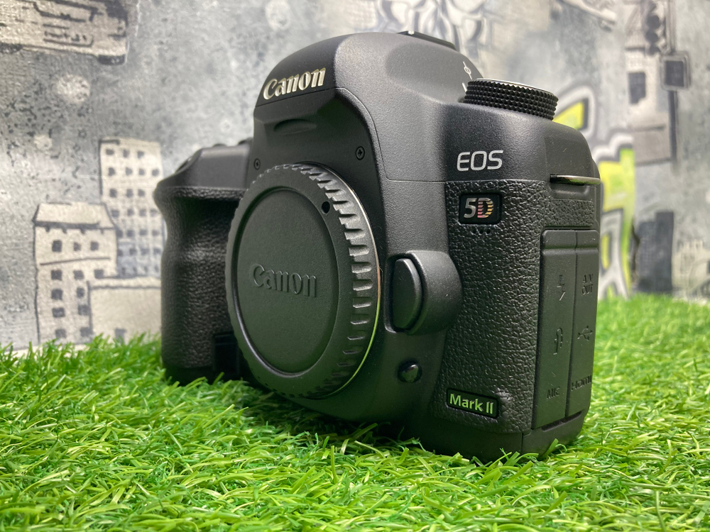 Canon EOS 5D Mark II 30.300 кадров