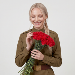 Красная гвоздика 20 штук