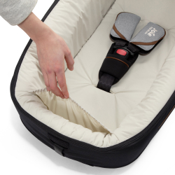 Детское автокресло Joie Calmi