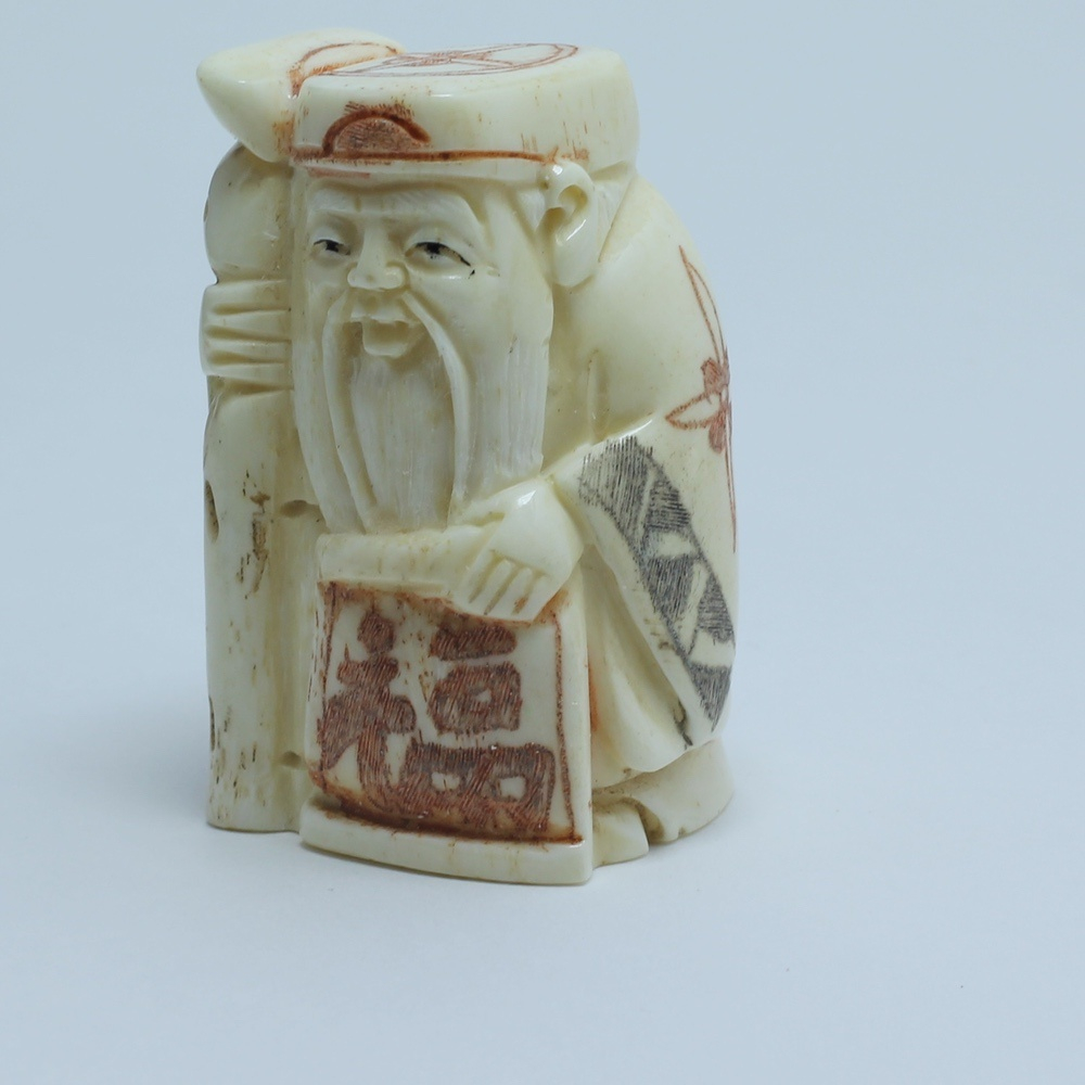 Нэцкэ Дзюродзин с чудо посохом и иероглифом счастье