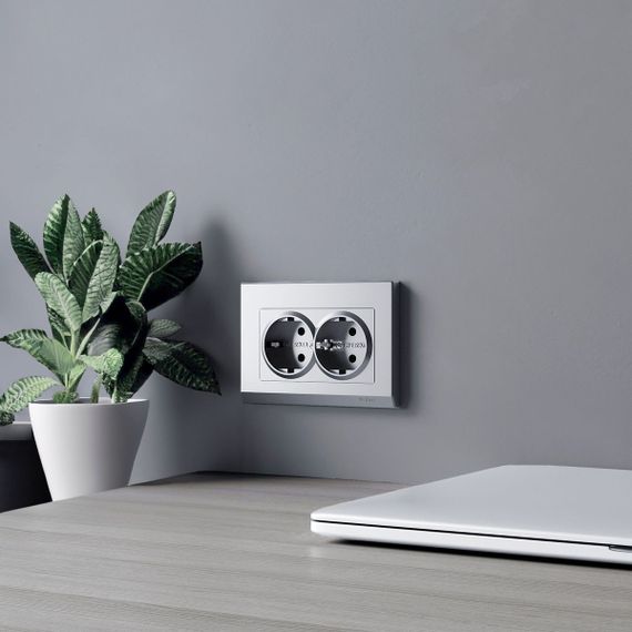 Розетка двойная с заземлением Werkel серебряный матовый W1172065 4690389195617