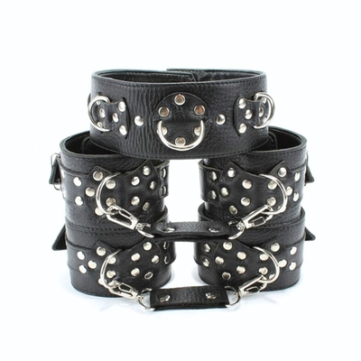 Комплект кожаных БДСМ-аксессуаров с клёпками (Цвет: черный)