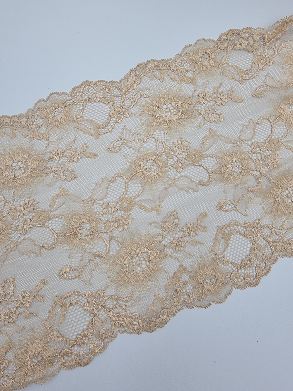 Кружево эластичное бежевое К795 21 см