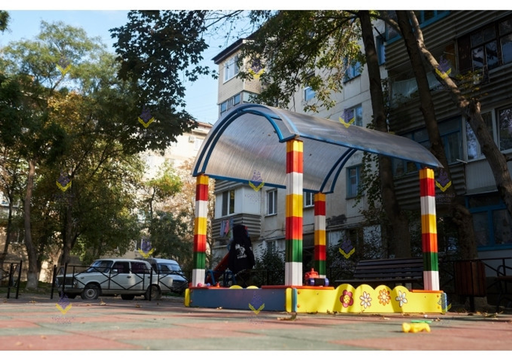 Песочница с навесом