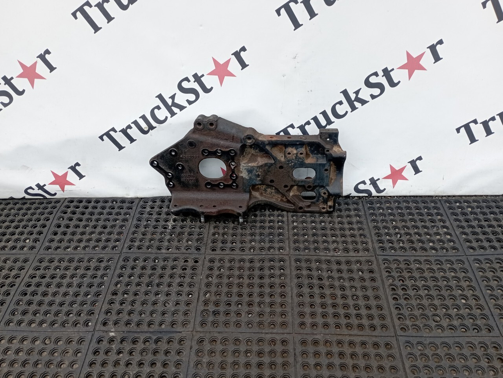 Кронштейн рессоры передней левый 2017г.