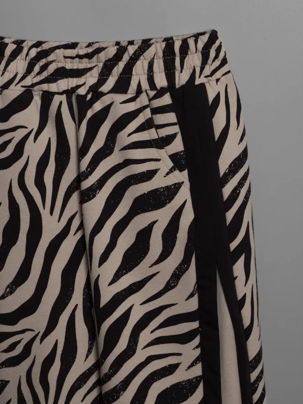 Костюм для девочки на осень