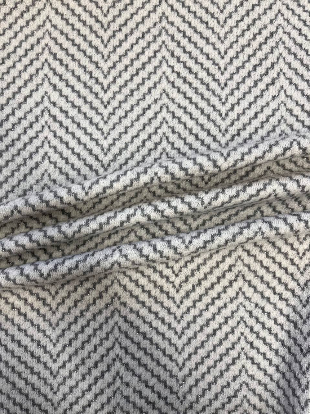 Трикотаж шерсть с люрексом double face серый/серо-белый зигзаг