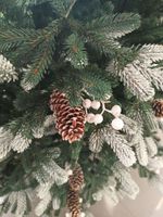 Заснеженная ель с шишками «Амелия» (Литая хвоя) от 1,2 м до 2,4 м