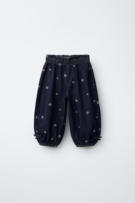 ZARA ДЖИНСЫ БРЮКИ-БОМБАЧО С ВЫШИТЫМИ ЦВЕТАМИ, СИНИЙ