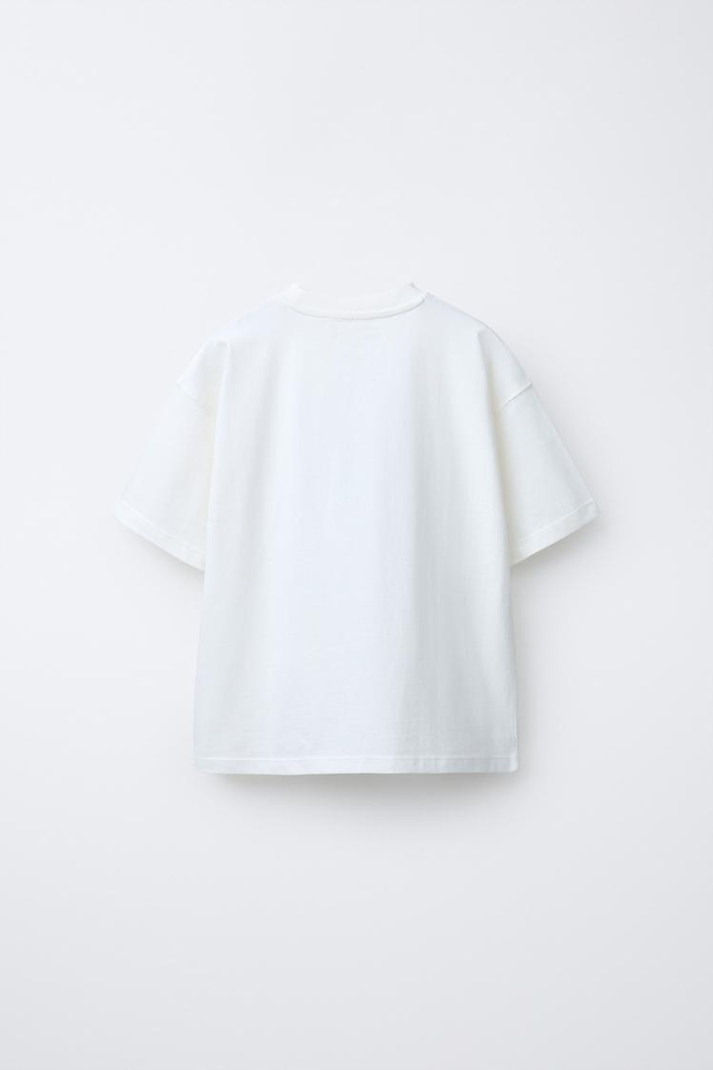 ZARA ФУТБОЛКА С ГРАФФИТИ, ЖЕЛТОВАТО-БЕЛЫЙ