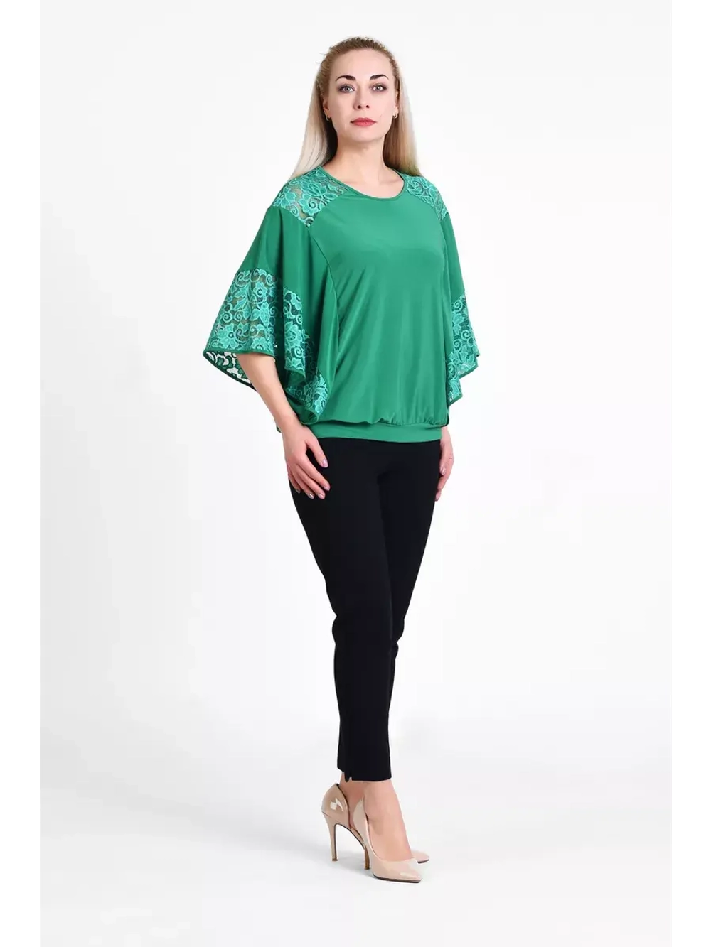 Блузка с кружевом