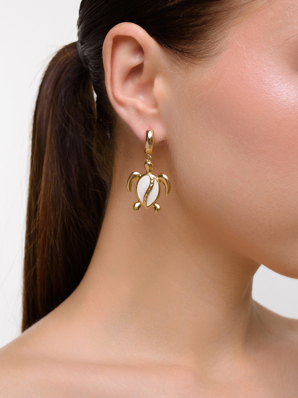 Серьги "White Pearl Turtle Shell" Gold