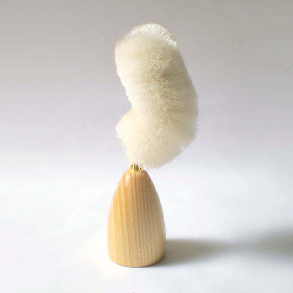 Шелковая щетка для лица Tomioka Snow Cocoon Silk Brush