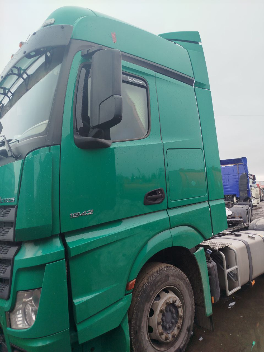 Mercedes-Benz ACTROS 4x2 Седельный тягач 1842 LS (Дизельный, 12,9 л, 422 л.с., АТ)
