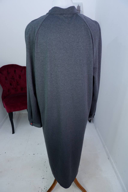 Платье с яркими деталями, визуально на 54 размер