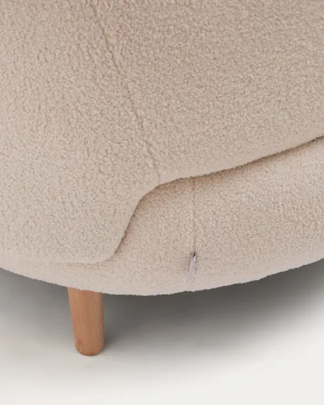 Кресло Luisa из экрю-букле с ножками из массива бука, 90 см