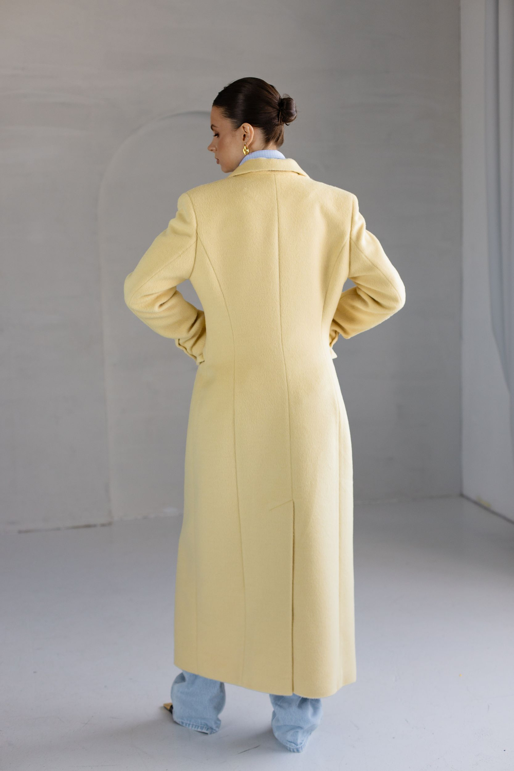 Пальто из смесовой шерсти приталенное макси лимонное