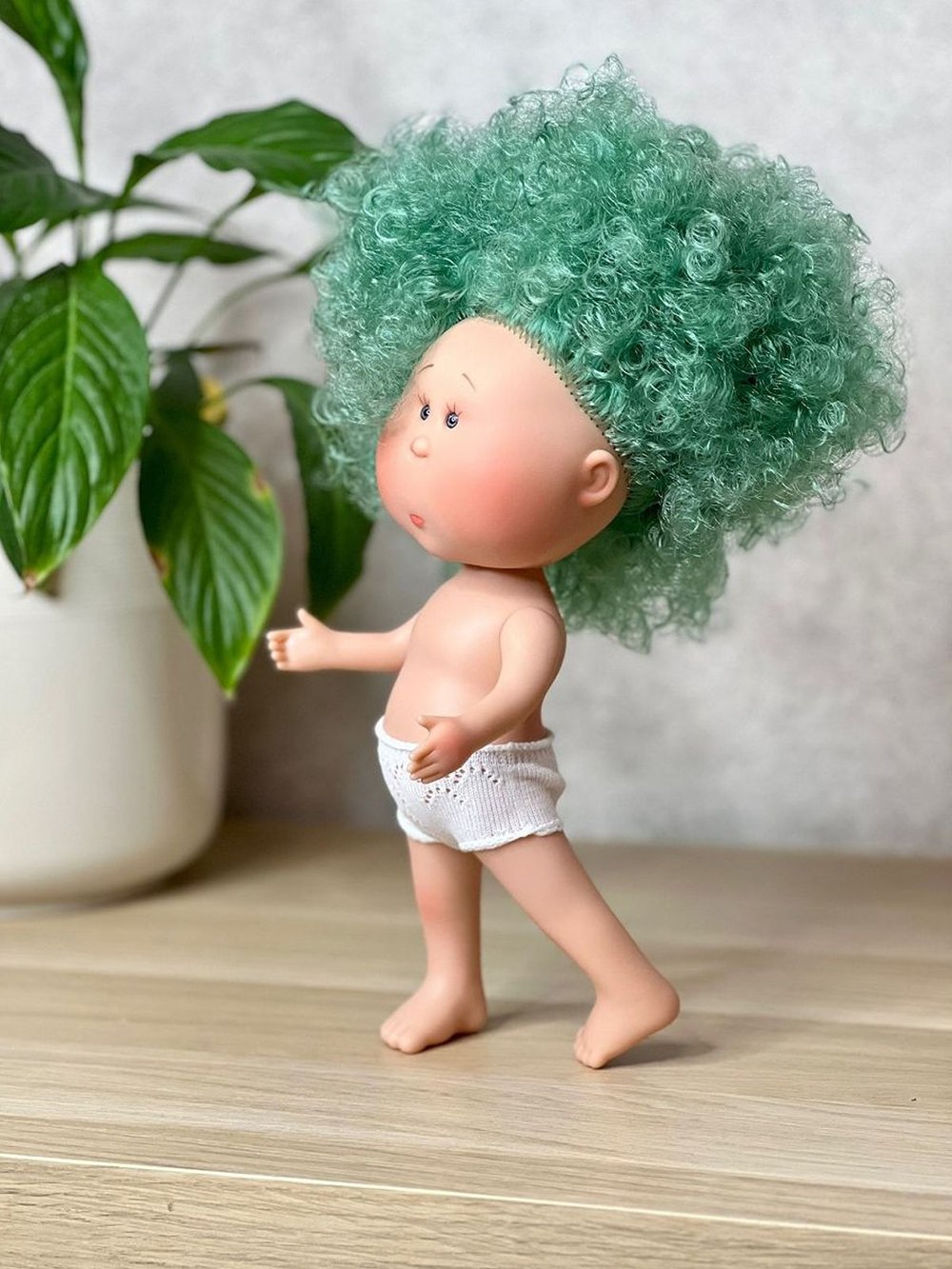 Кукла Nines виниловая 30см MIA без одежды (3000W29A2)