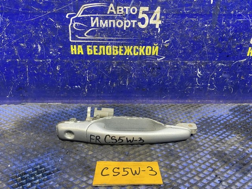 Ручка двери передней правой внешняя MITSUBISHI LANCER CEDIA 2000