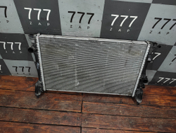 Радиатор двигателя Mercedes V-Class (W447) 14-нв Б/У Оригинал A4475010001