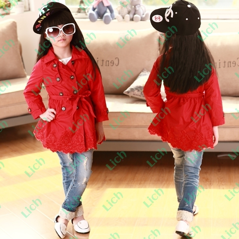 Плащ однотонный двубортный с кружевным подолом