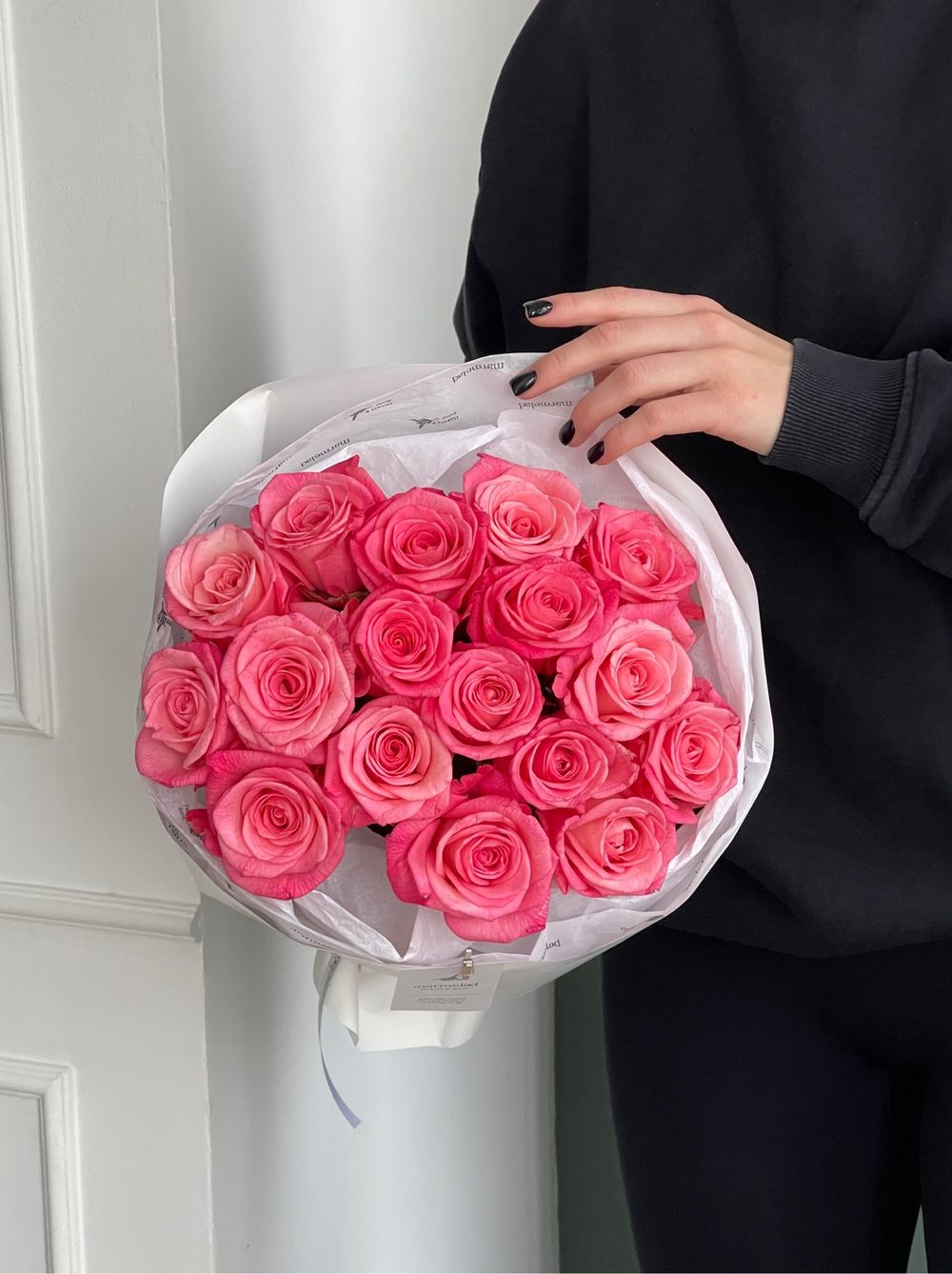 Букет из ярко-розовых роз 17шт
