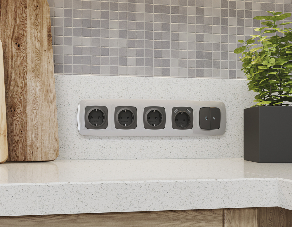 OP9060 Лицевая панель OMEGA (Графит Мягкое касание) для электрической розетки с/з QUANT