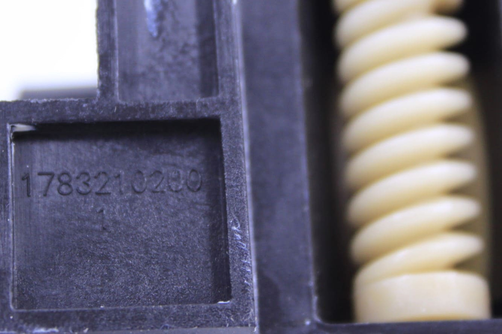 Ножка задняя правая 1783210200 посудомоечной машины Beko