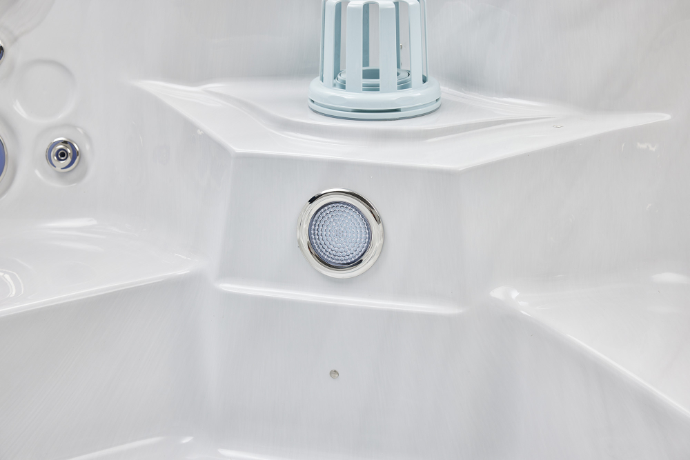 Вместительный гидромассажный спа-бассейн Victoria Star VS-601C